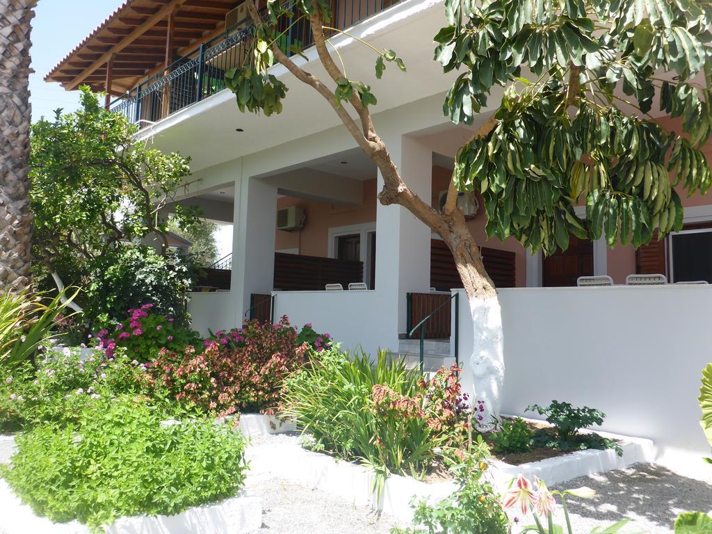 Studios Resbithas Gythio Exterior foto