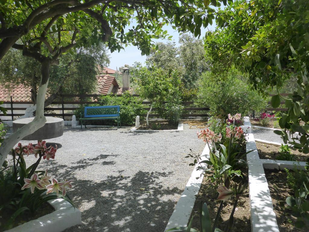 Studios Resbithas Gythio Exterior foto