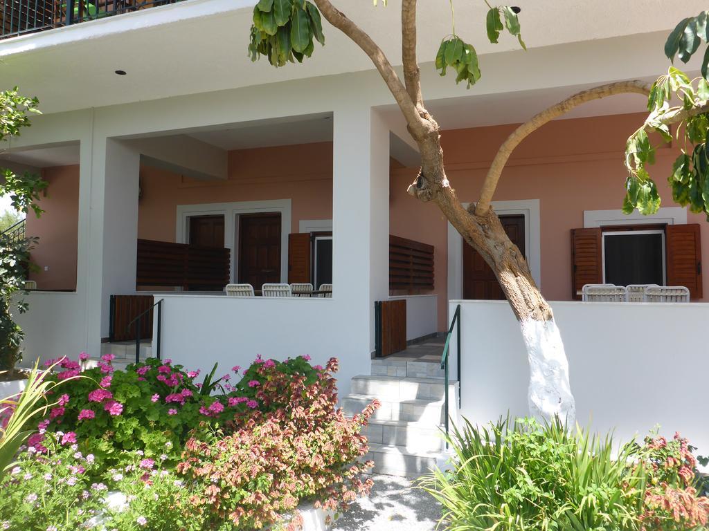 Studios Resbithas Gythio Exterior foto